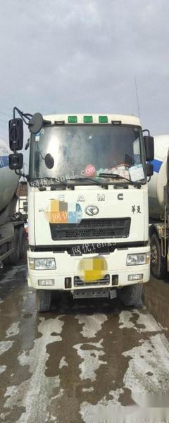 蘇州地區(qū)轉(zhuǎn)讓優(yōu)質(zhì)工程車輛 兩臺(tái)華菱攪拌車及一臺(tái)加油車