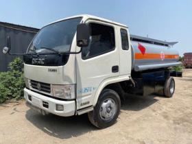 大連流動(dòng)加油車(chē)與攪拌車(chē) 城市建設(shè)中的重要伙伴