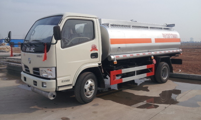 湖北龍晨特種汽車裝備銷售部 高效散裝粉物料運(yùn)輸解決方案